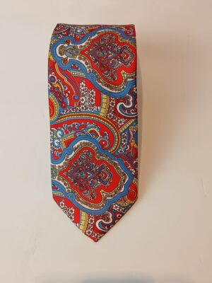 Corbata de Seda Roja con Estampado Cachemir en Azul y Oro