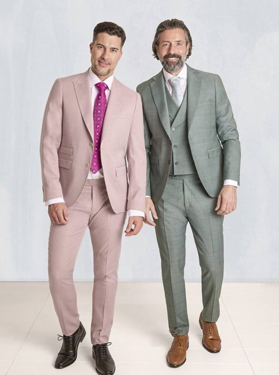 Ejemplos de traje clásico para hombre en un bautizo