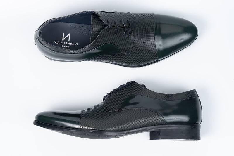 Zapatos Derby negros con puntera de charol